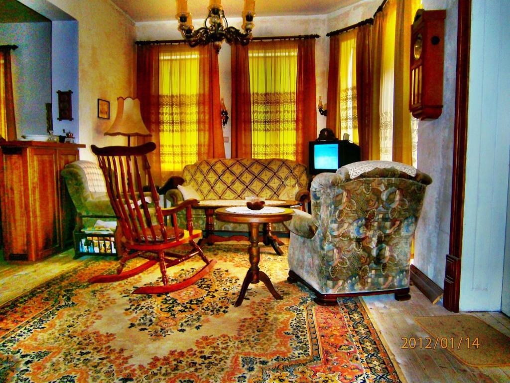 Retro - 19Th Century Guest House 발치크 외부 사진