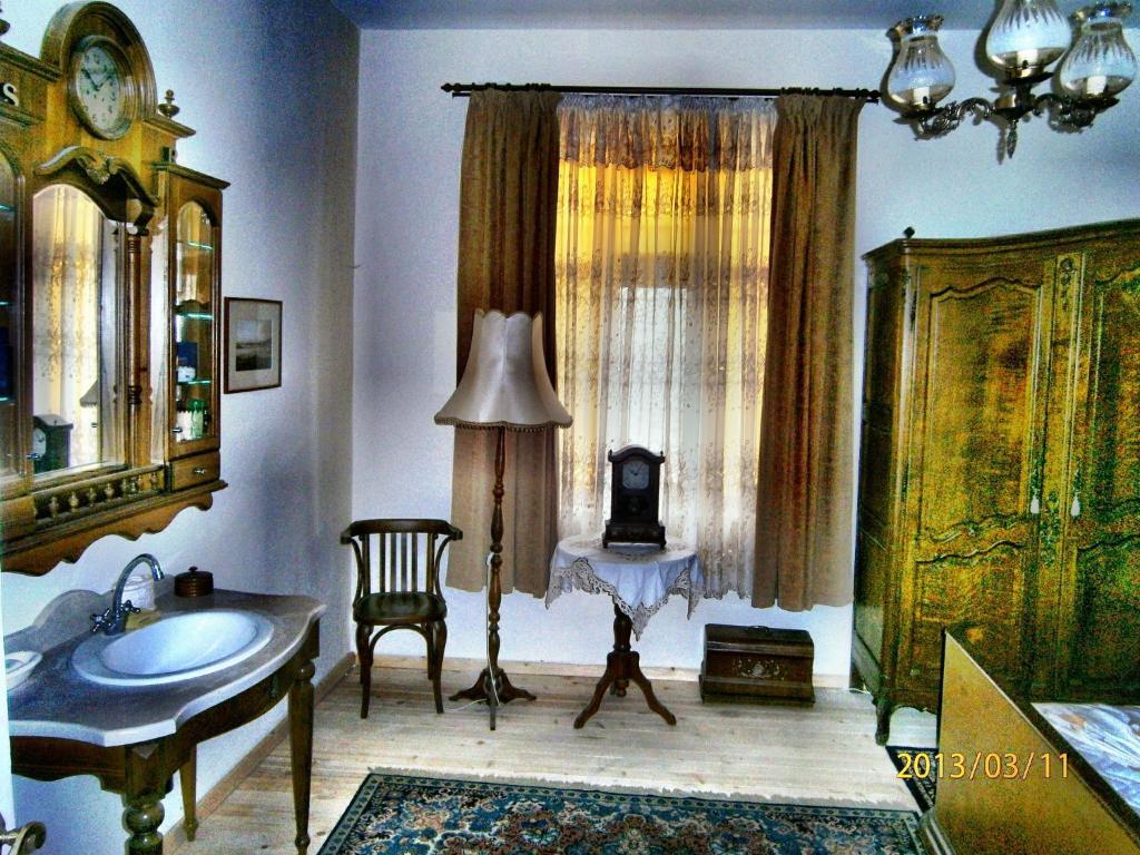 Retro - 19Th Century Guest House 발치크 외부 사진