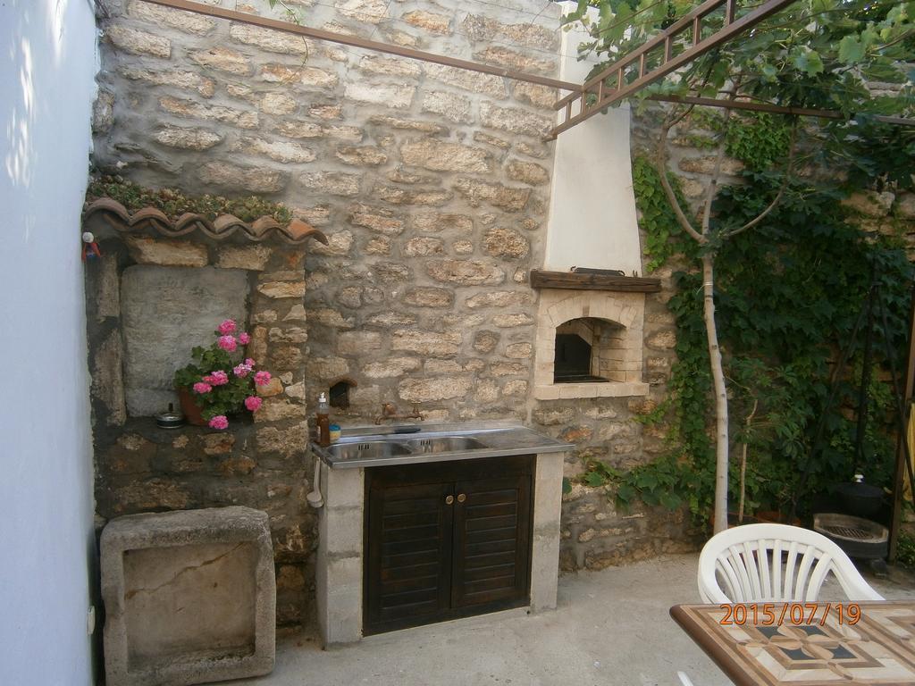 Retro - 19Th Century Guest House 발치크 외부 사진